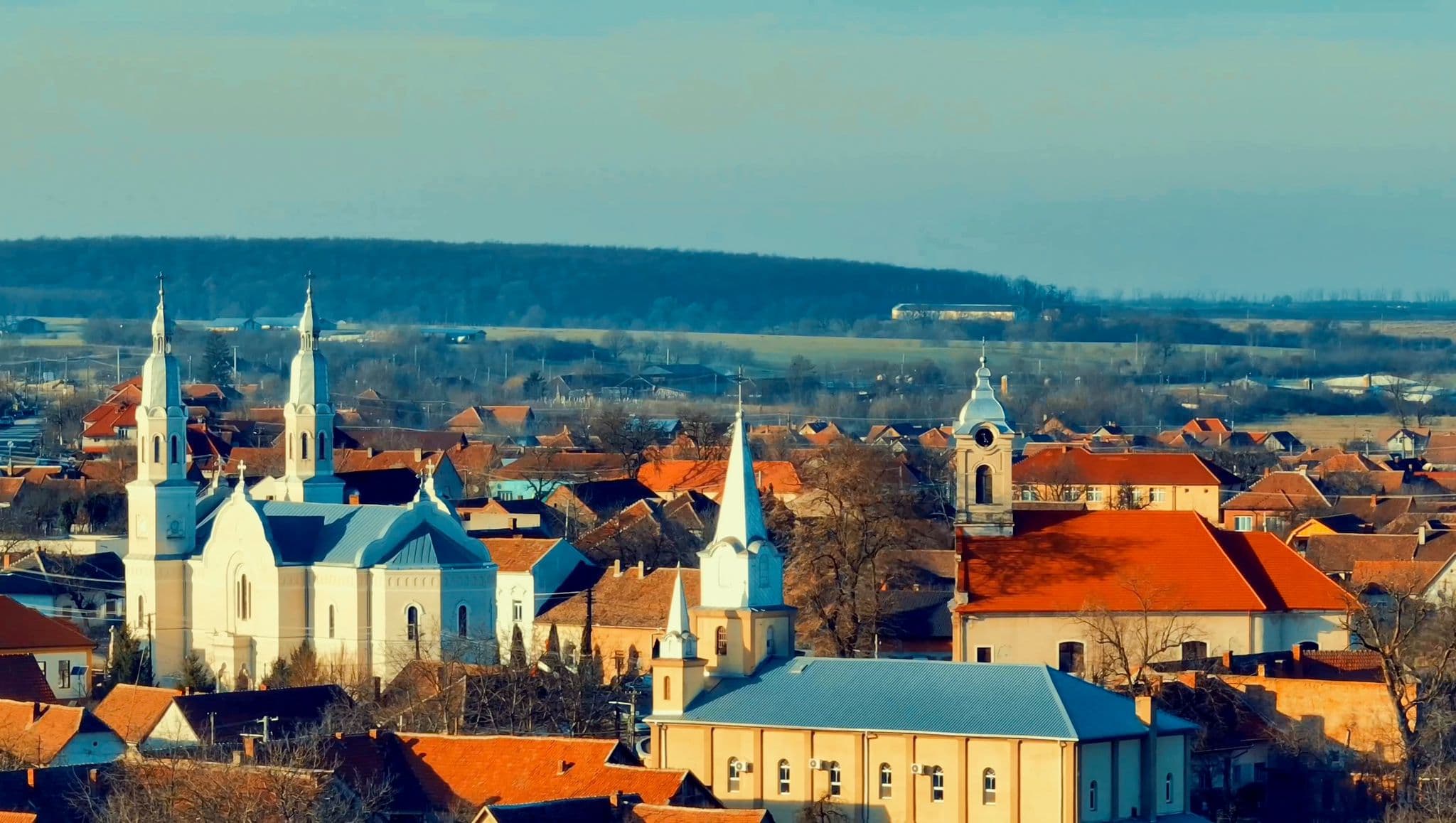 Maison à rénover sur la route principale
